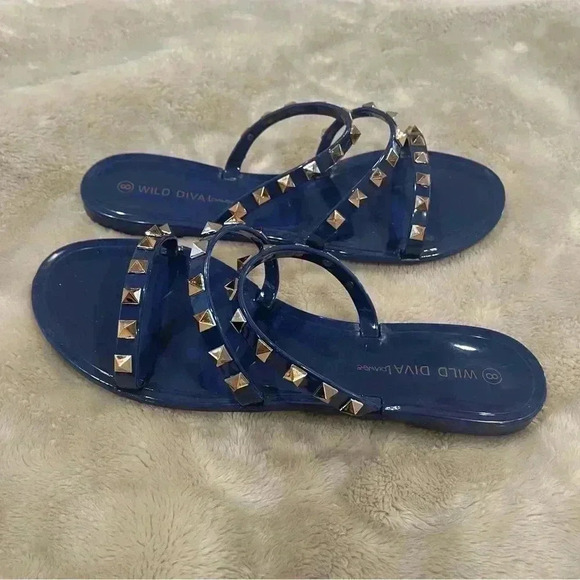 Wild Diva Shoes - Slide Sandals With Gold Chain Detail Across